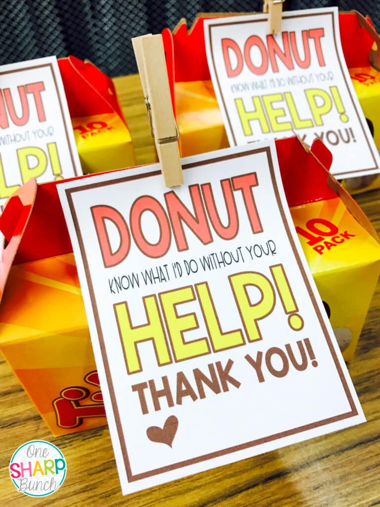 As the end of the school year nears, tell your helping hands thank you with one of these simple DIY gifts for classroom volunteers! These affordable end of the year thank you gifts work well for not only parent volunteers, but also secretaries, teammates, custodians and other school staff. Grab the thank you gift tags for FREE!