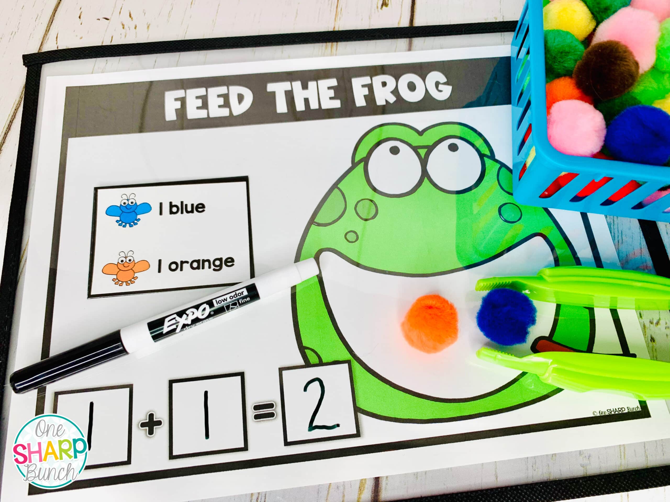 Strengthen fine motor skills with fine motor morning tubs! These 20 March fine motor activities also work well for math or literacy centers and use common Preschool and Kindergarten classroom supplies. Make your mornings a little less hectic with these spring fine motor activities and St. Patrick’s Day fine motor activities!
