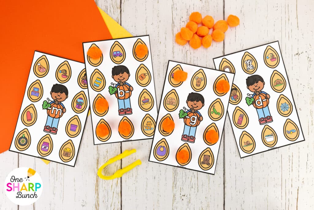 Explore 20 fine motor activities for October designed for kindergarten morning work, kindergarten centers, and early finishers with easy, hands-on fall themes. These fine motor morning tubs for kindergarten allow students to work on CVC words, beginning sounds, rhyming words and letter recognition. They also work on 2D shapes, nonstandard measurement, subitizing, 1:1 counting, and ten frames with the fall math activities. Learn more about these fall fine motor activities, here!