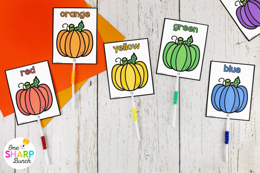 Explore 20 fine motor activities for October designed for kindergarten morning work, kindergarten centers, and early finishers with easy, hands-on fall themes. These fine motor morning tubs for kindergarten allow students to work on CVC words, beginning sounds, rhyming words and letter recognition. They also work on 2D shapes, nonstandard measurement, subitizing, 1:1 counting, and ten frames with the fall math activities. Learn more about these fall fine motor activities, here!