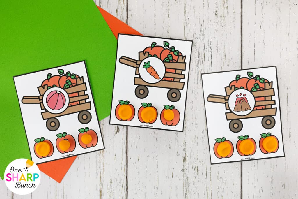 Explore 20 fine motor activities for October designed for kindergarten morning work, kindergarten centers, and early finishers with easy, hands-on fall themes. These fine motor morning tubs for kindergarten allow students to work on CVC words, beginning sounds, rhyming words and letter recognition. They also work on 2D shapes, nonstandard measurement, subitizing, 1:1 counting, and ten frames with the fall math activities. Learn more about these fall fine motor activities, here!