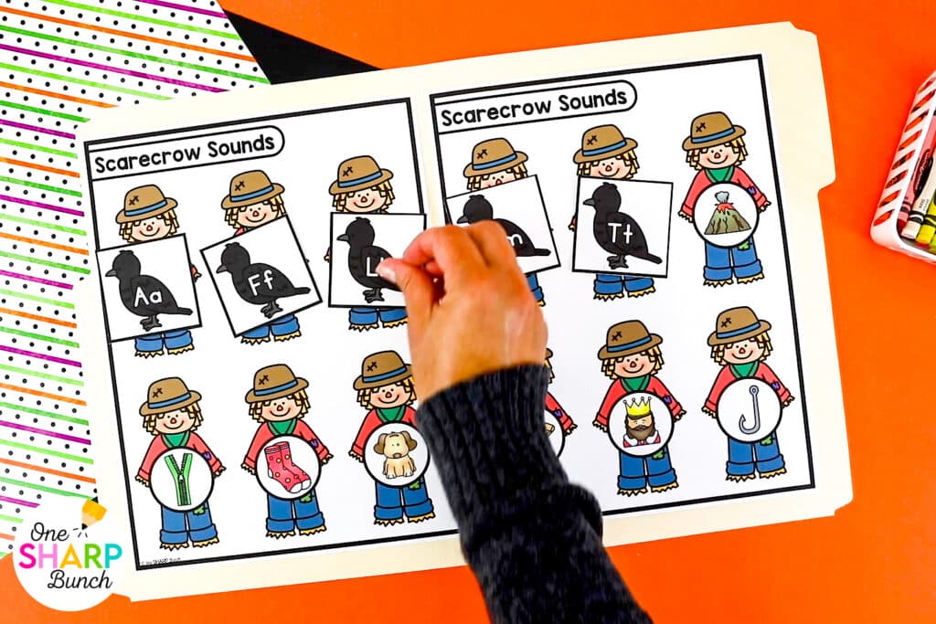 Keep students engaged all October long with these October early finisher activities! Perfect for fast finishers, these hands-on fast finisher activities provide meaningful skill practice while building independence. Easily add them to your centers for kindergarten, kindergarten centers, morning tubs, or morning work for simple, low-prep fall activities students can complete independently!